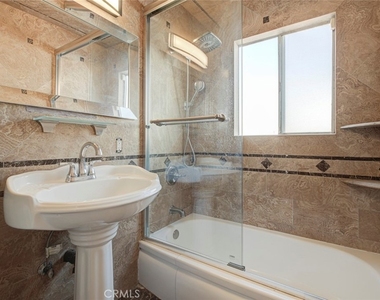 14537 Wyandotte - Photo Thumbnail 12