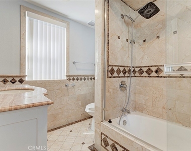 14537 Wyandotte - Photo Thumbnail 19