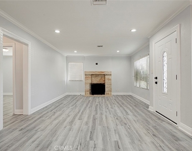 14537 Wyandotte - Photo Thumbnail 6