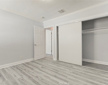 14537 Wyandotte - Photo Thumbnail 14