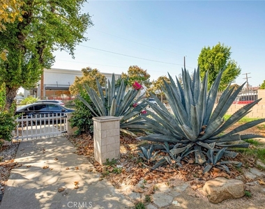 14537 Wyandotte - Photo Thumbnail 1