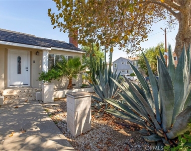 14537 Wyandotte - Photo Thumbnail 2