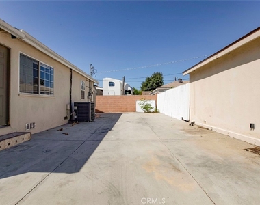 14537 Wyandotte - Photo Thumbnail 26