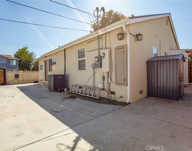 14537 Wyandotte - Photo Thumbnail 24