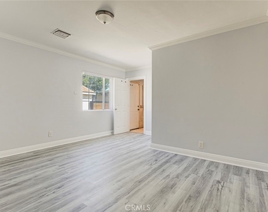 14537 Wyandotte - Photo Thumbnail 15