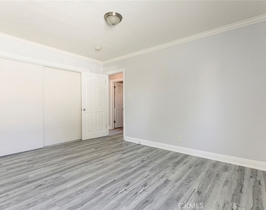 14537 Wyandotte - Photo Thumbnail 17