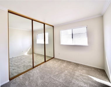 408 N Catalina - Photo Thumbnail 12