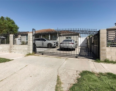 8254 Vantage Avenue - Photo Thumbnail 1