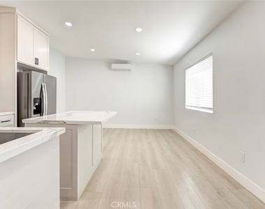 8254 Vantage Avenue - Photo Thumbnail 8