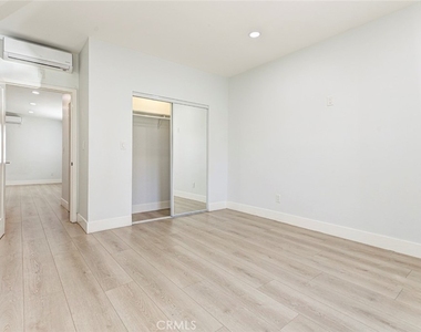 8254 Vantage Avenue - Photo Thumbnail 13