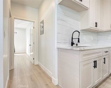 8254 Vantage Avenue - Photo Thumbnail 9