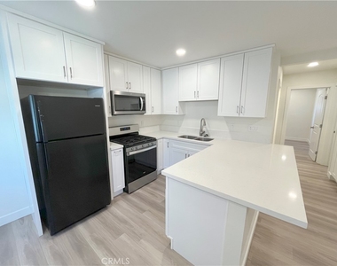 4419 Pennsylvania - Photo Thumbnail 2