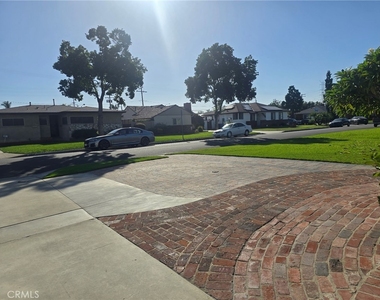 7415 Dinsdale - Photo Thumbnail 18