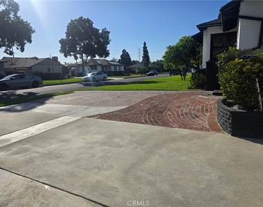 7415 Dinsdale - Photo Thumbnail 19