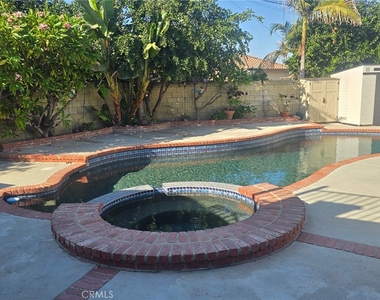 7415 Dinsdale - Photo Thumbnail 17