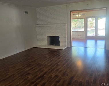 7415 Dinsdale - Photo Thumbnail 5