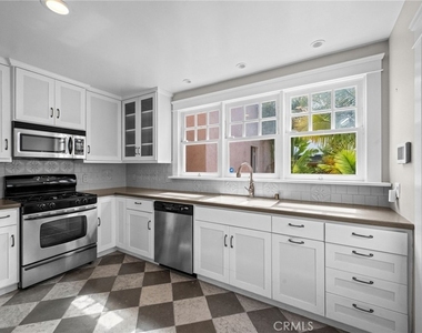 178 Corona Avenue - Photo Thumbnail 20