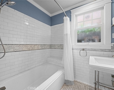 178 Corona Avenue - Photo Thumbnail 7
