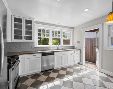 178 Corona Avenue - Photo Thumbnail 17