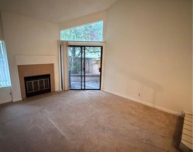 352 Deerfield Avenue - Photo Thumbnail 2