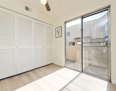2038 S Bon View Avenue - Photo Thumbnail 14