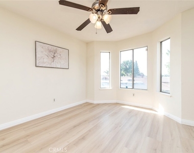 2038 S Bon View Avenue - Photo Thumbnail 11
