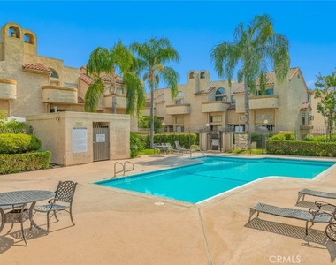 2038 S Bon View Avenue - Photo Thumbnail 32