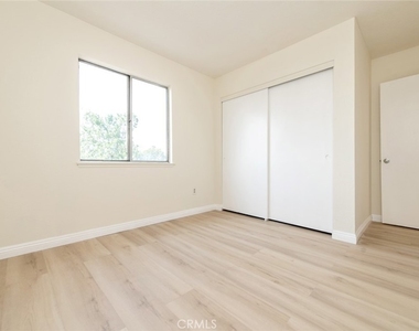 2038 S Bon View Avenue - Photo Thumbnail 25