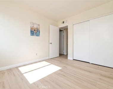 2038 S Bon View Avenue - Photo Thumbnail 24