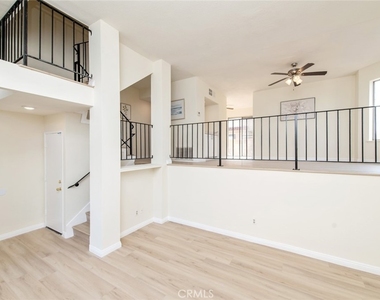 2038 S Bon View Avenue - Photo Thumbnail 10