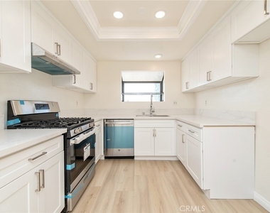 2038 S Bon View Avenue - Photo Thumbnail 16