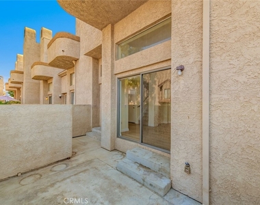 2038 S Bon View Avenue - Photo Thumbnail 5