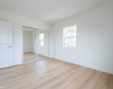 1065 E Spazier - Photo Thumbnail 17