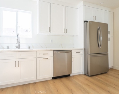 1065 E Spazier - Photo Thumbnail 6