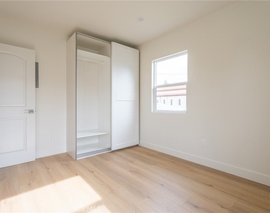 1065 E Spazier - Photo Thumbnail 23