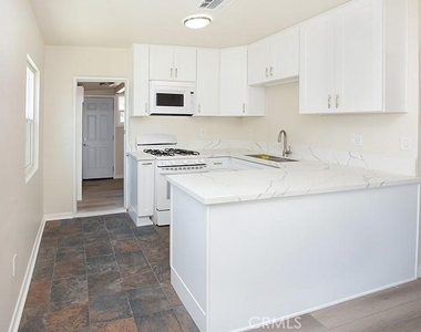 10709 Sherman - Photo Thumbnail 4