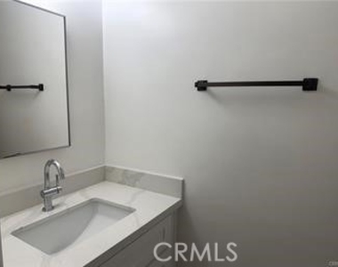 600 E Acacia Avenue - Photo Thumbnail 10