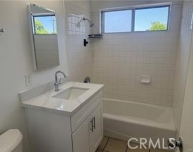600 E Acacia Avenue - Photo Thumbnail 11