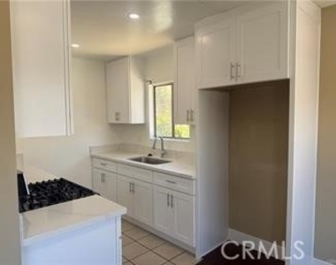 600 E Acacia Avenue - Photo Thumbnail 1