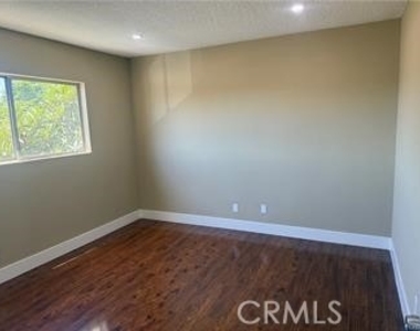 600 E Acacia Avenue - Photo Thumbnail 12