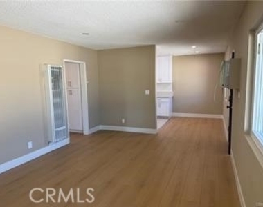 600 E Acacia Avenue - Photo Thumbnail 1