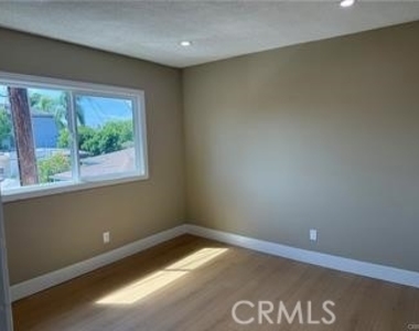 600 E Acacia Avenue - Photo Thumbnail 8