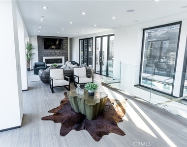 8148 Gould Avenue - Photo Thumbnail 7