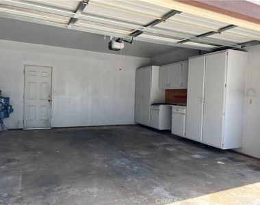 109 W Sandra Avenue - Photo Thumbnail 17