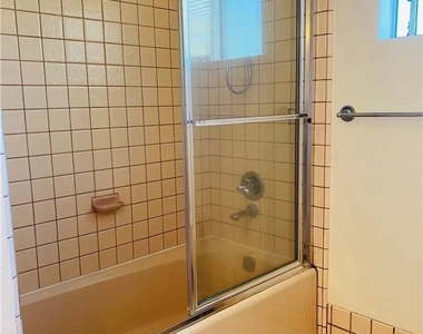 109 W Sandra Avenue - Photo Thumbnail 14