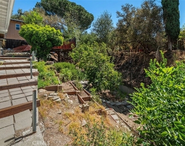 3136 Frances - Photo Thumbnail 25