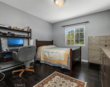3136 Frances - Photo Thumbnail 19