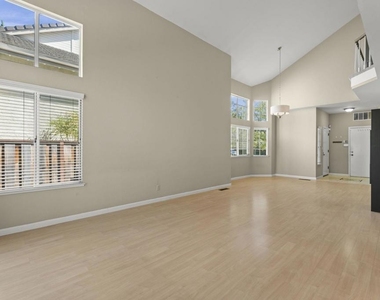 212 Rabbit Ct - Photo Thumbnail 7