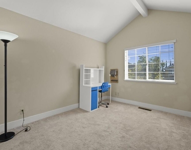 212 Rabbit Ct - Photo Thumbnail 17