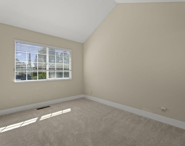 212 Rabbit Ct - Photo Thumbnail 18